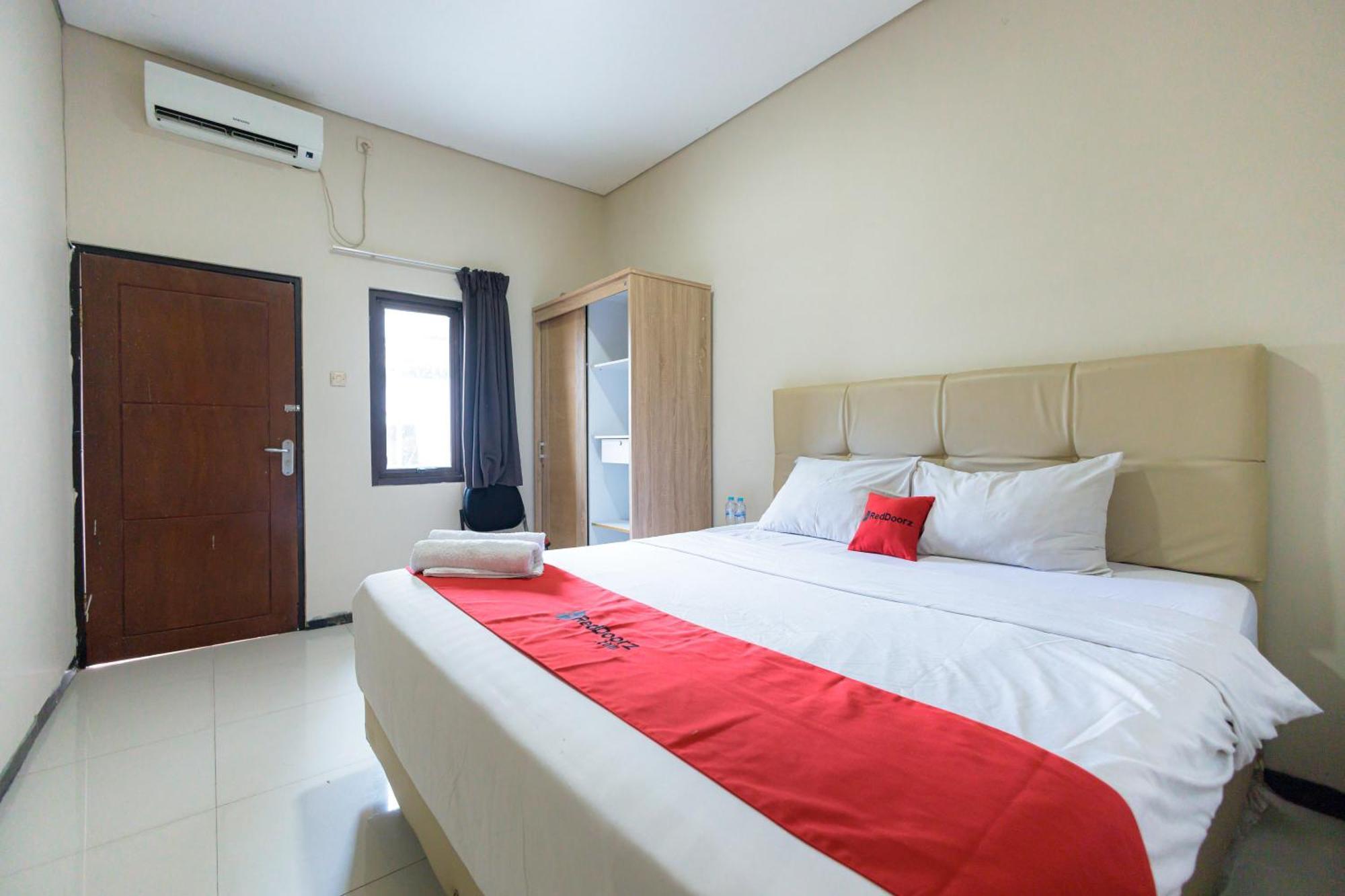 Reddoorz At Osuko Residence Sukomanunggal Jaya Surabaya Exterior foto