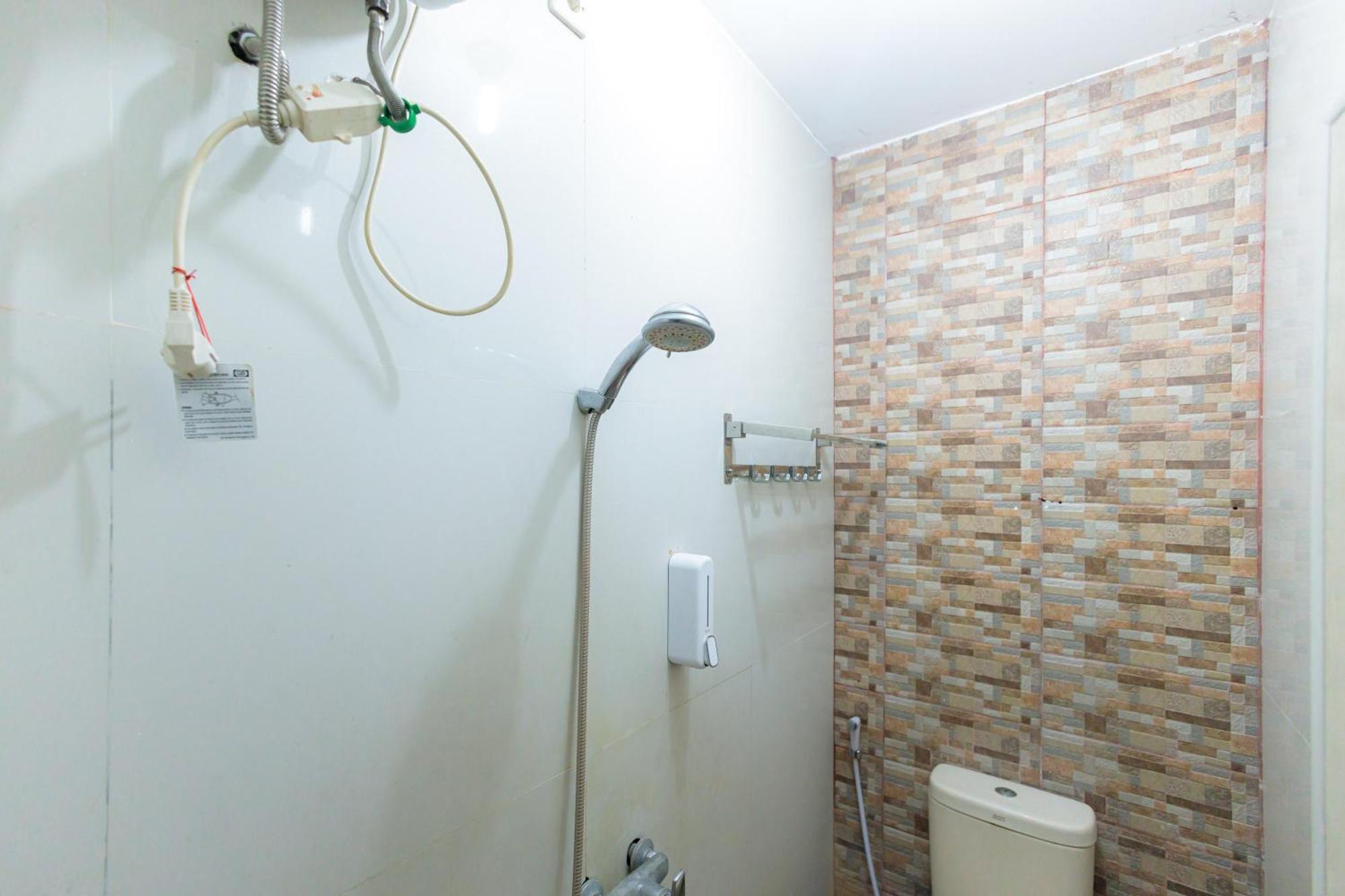 Reddoorz At Osuko Residence Sukomanunggal Jaya Surabaya Exterior foto